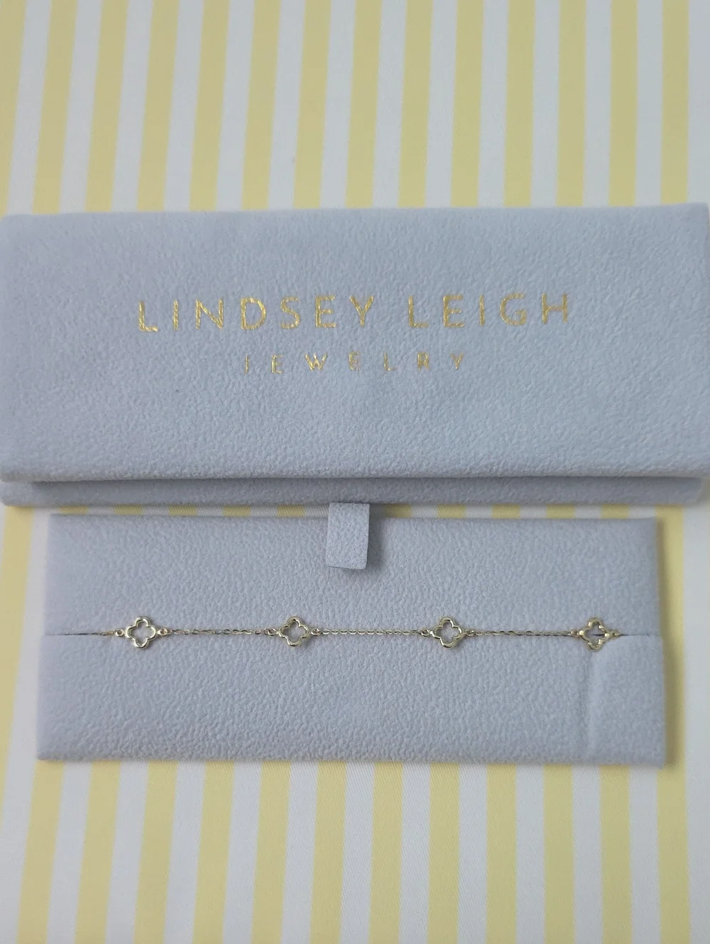 Lindsey Leigh Jewelry Open Clover Chain Bracelet - Picture 5 of 6